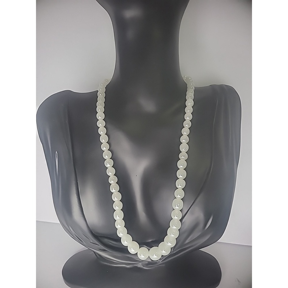 Vintage Beaded Glass Graduated Beads White Opaque Jewelry Costume